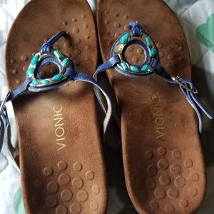 Women's vionic sandals size 8